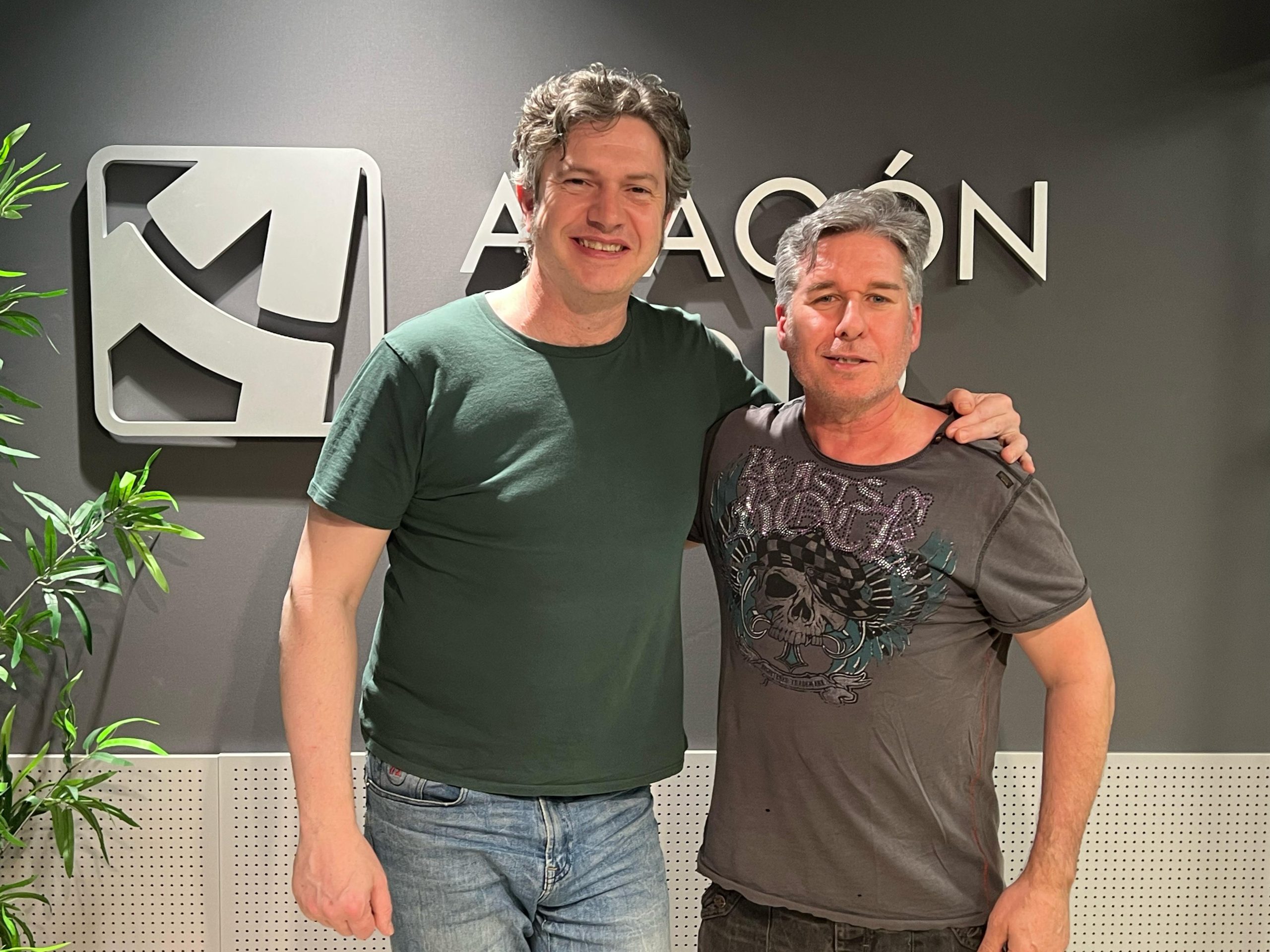 Entrevista Aragón Radio a Javier Ramírez de Grupo Strenos. Prensa Strenos Rock Band, Comunidad Sonora con Alberto Guardiola. Comunicación y Prensa Máxima Fusión.