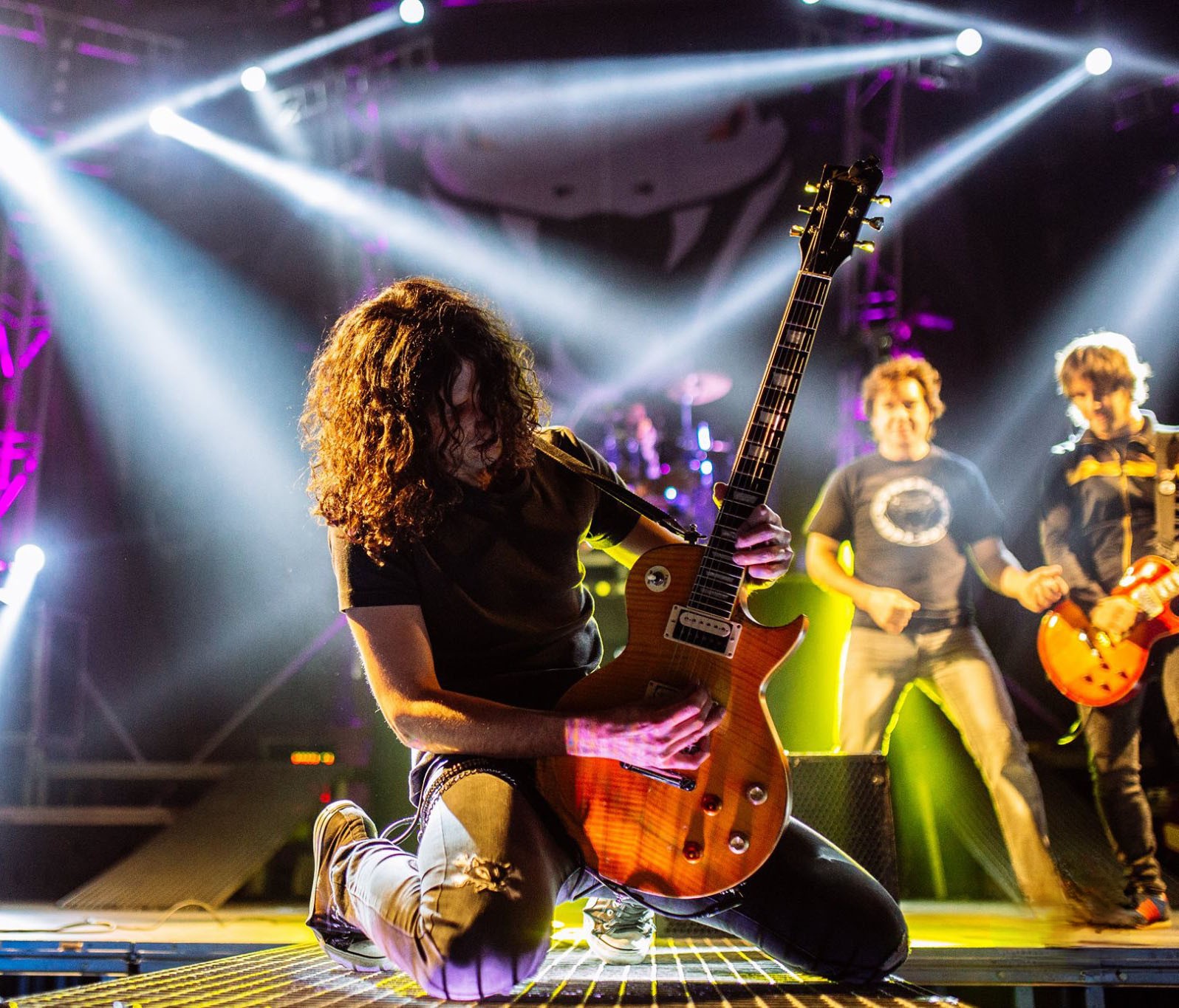 Contratar Grupo Strenos. Prensa Strenos Rock Band. El Español de Aragón.